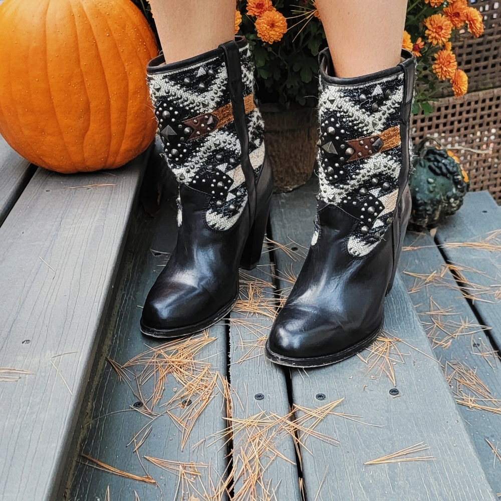 Frye Navajo Jenny Studded Heeled Boots - Picture 15 of 16
